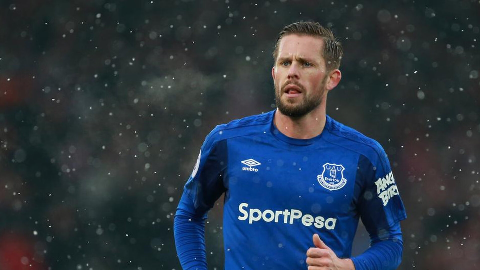 开云-安东·李恩：全黑队防线与进攻的桥梁，每次带球突破都充满威胁