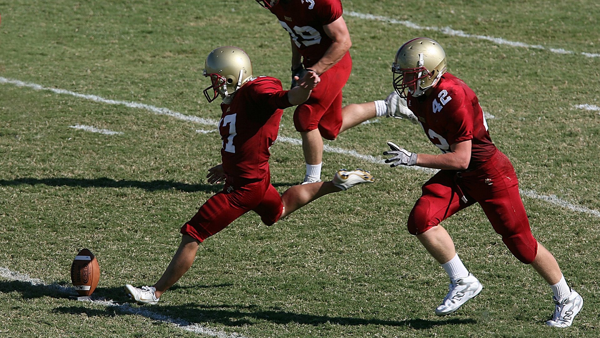 开云官方网页登录-“中超联赛裁判员培训全面升级，裁判水平不断提高”，2021中超裁判员