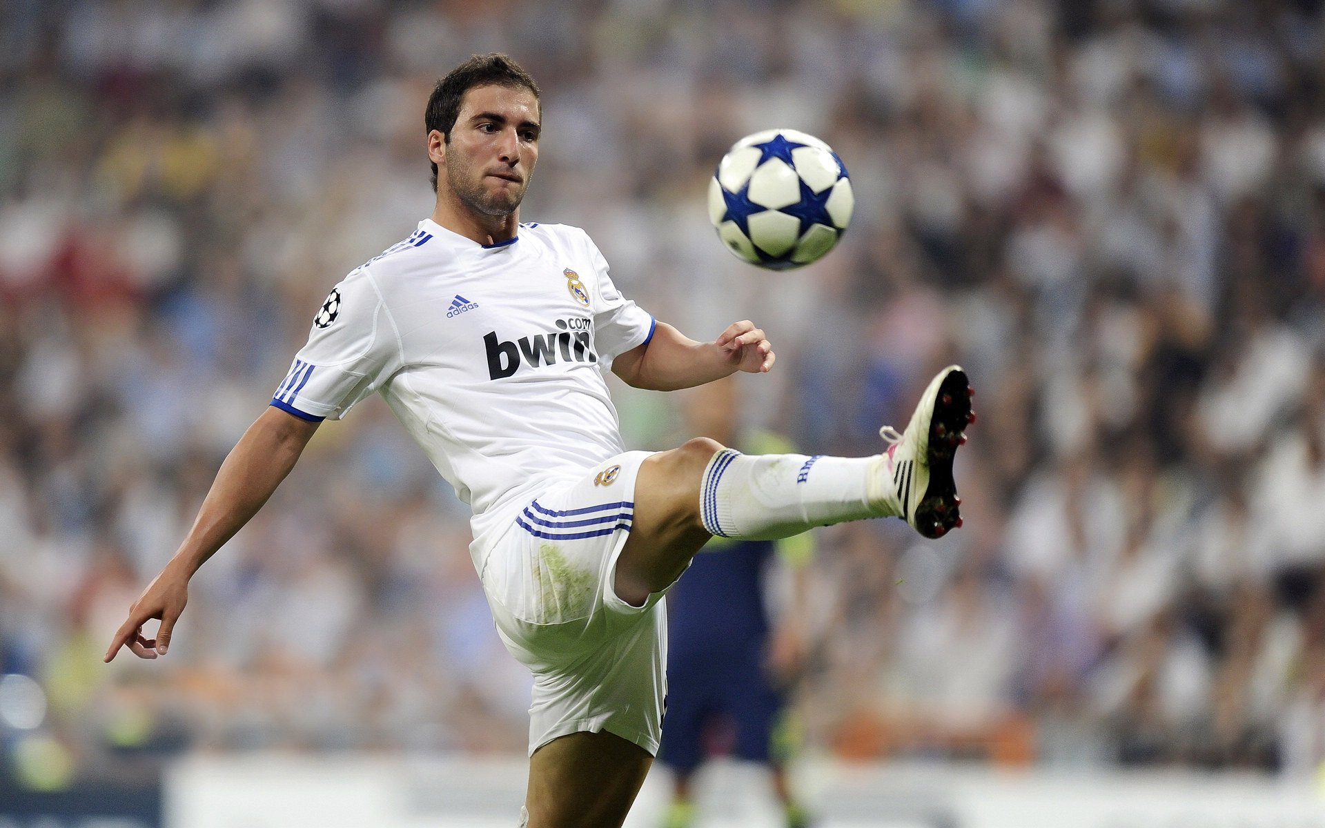 开云·Kaiyun网页版-个性化训练：NBA引入智能穿戴设备的创新路径