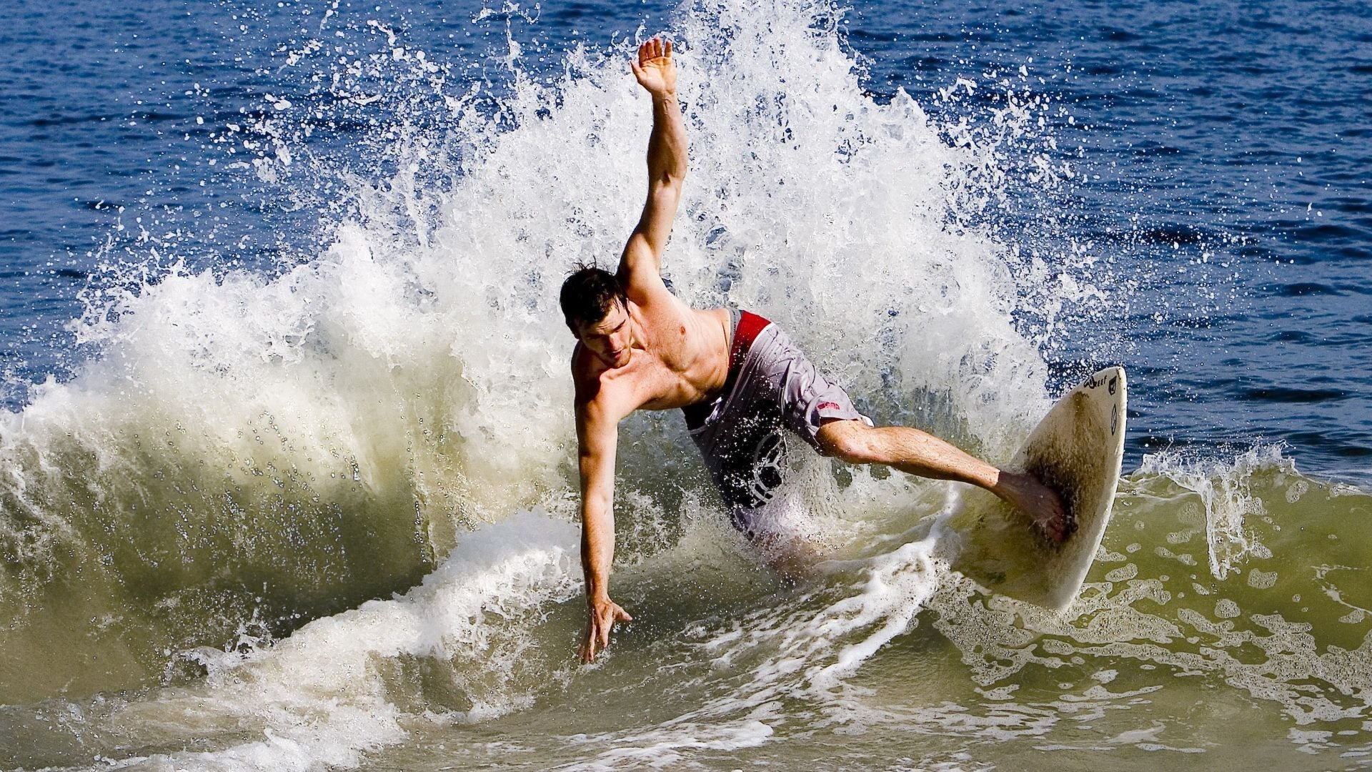 kaiyun官方入口登录-激情四溢：紧张激烈的季后赛最精彩比赛盘点，季后赛最新绝杀瞬间