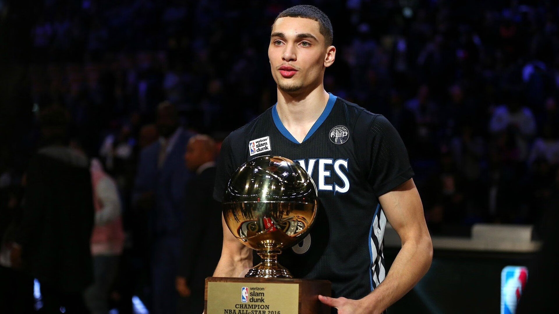 开云真人体育娱乐-赛季最强阵容正式出炉,谁是最被低估的球星?,本赛季五大最高效阵容揭秘_湖人第4 第1是他们